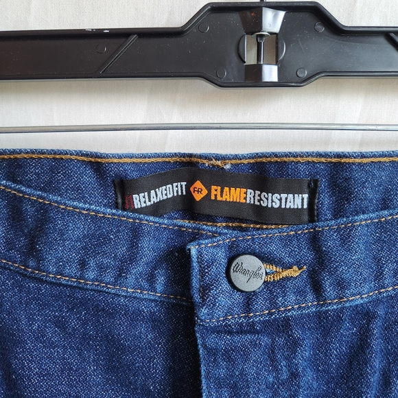 2 Pair Wrangler Men's FR Blue Jeans Size 42x30 One New With Tags/ 1 New Tags Off - Picture 6 of 7